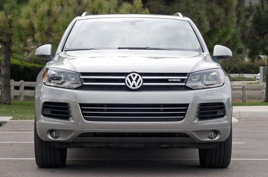 Volkswagen Touareg Hybrid 2012 года  (фото 6 из 42)